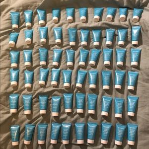 60 Neutrogena Hydroboost Cleansers